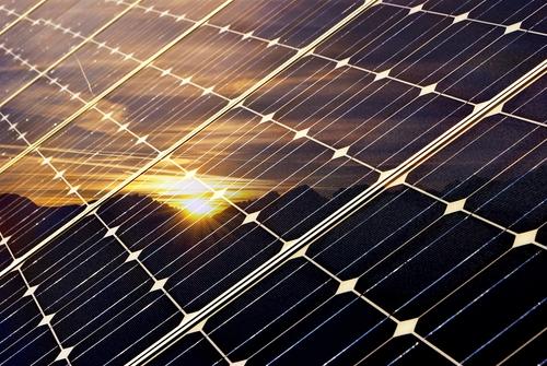 Robots-are-being-used-to-maintain-largescale-solar-farms-16001137-49068-0-14094009-500-5a4662513b404