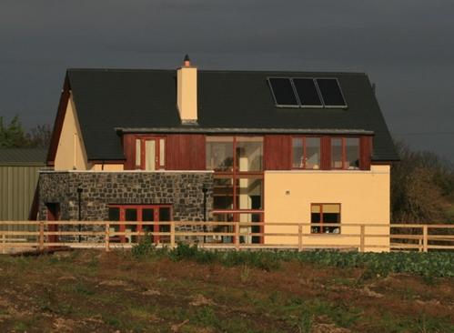 Soft-costs-now-make-up-64-percent-of-solar-installation-costsPhoto-Wikimedia-user-Colm-O-hAonghusa-16001137-54893-0-14097144-500-5a465db65e76a